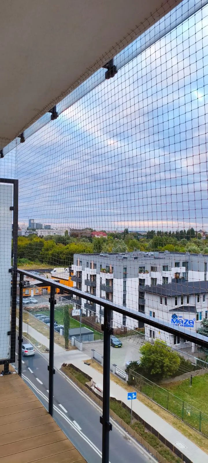 Realizacja siatki na balkonie